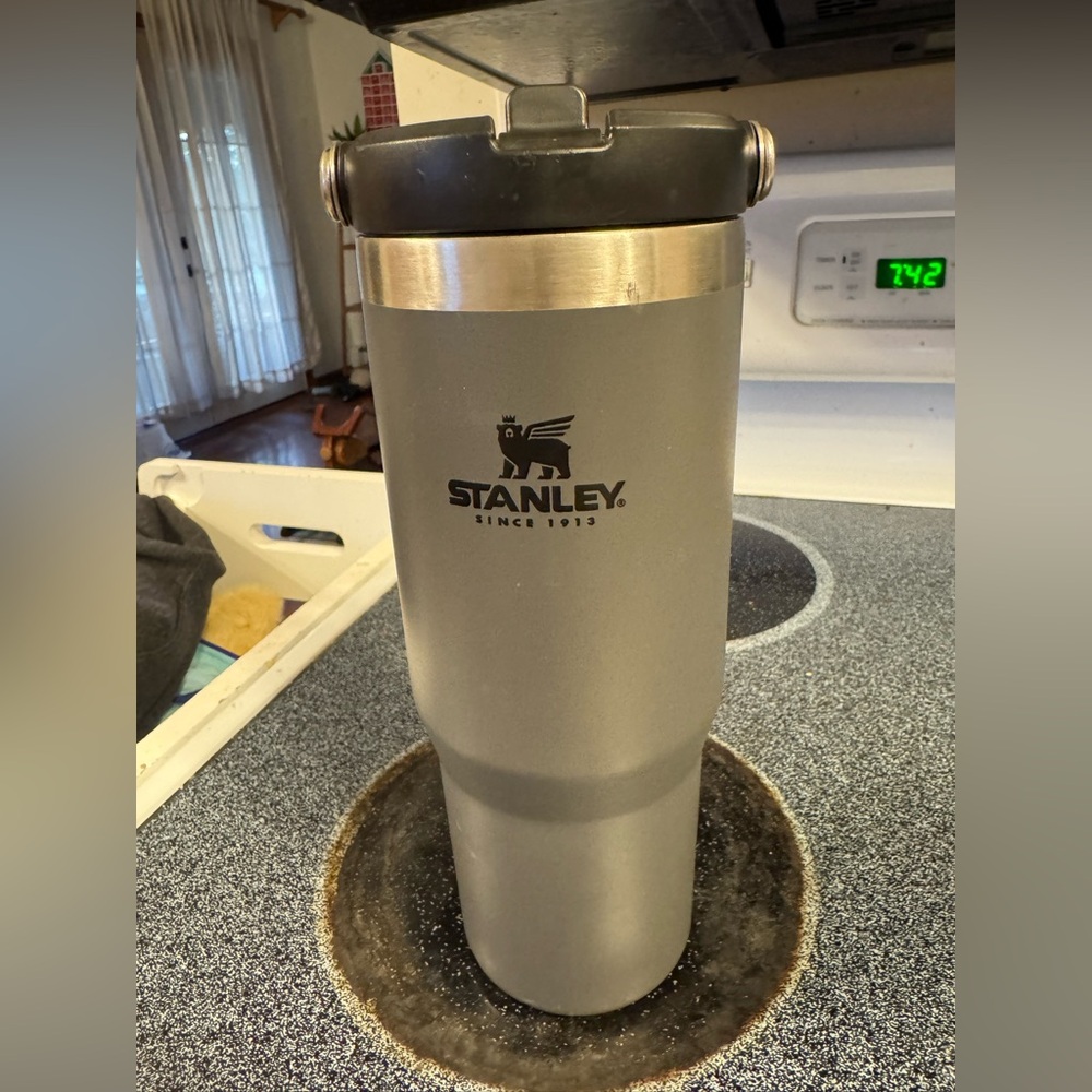 Stanley ice flow flip straw tumbler